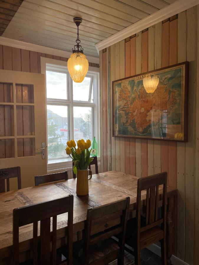 The Old Bookstore Flateyri ภายนอก รูปภาพ